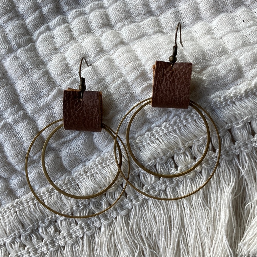 Leather double hoop earrings